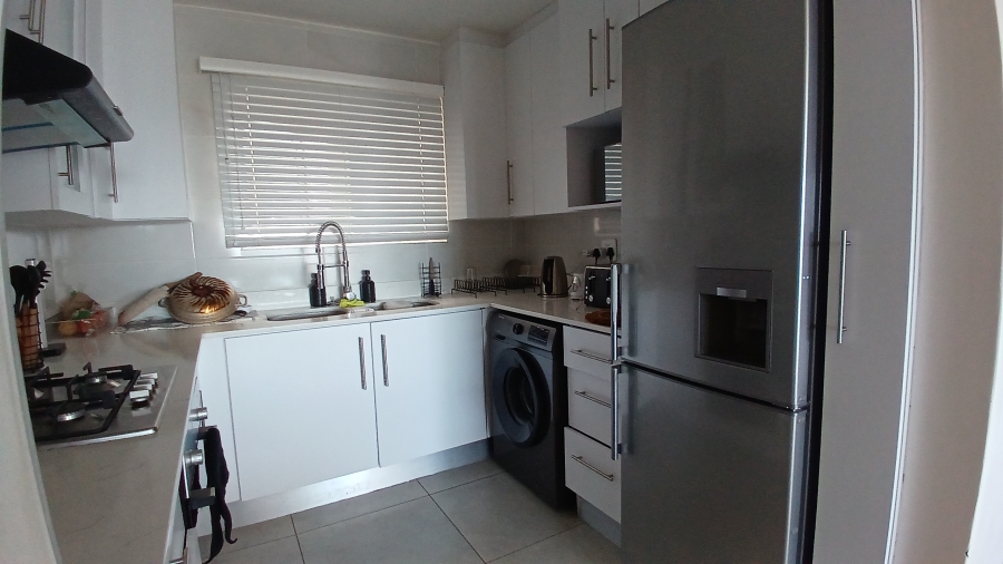 To Let 2 Bedroom Property for Rent in Summerstrand Eastern Cape